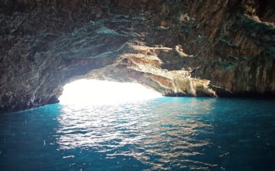 אלכסנדר – שייט למערה הכחולה – מונטנגרו – אטרקציה שאסור לכם לפספס