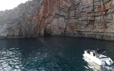 שייט חורף – מונטנגרו – אלכסנדר – שייט למערה הכחולה – זה אחד האטרקציאות שאסור לכם לפספס